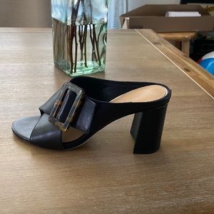 Donald Pliner size 9, black slide on.